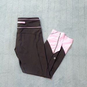 💖Lululemon Black and Pink Leggings💖
